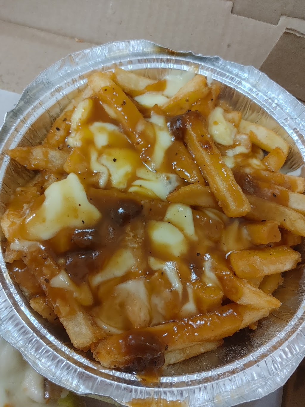 Pizza Select | 2744 Bd Saint-Charles, Kirkland, QC H9H 3B6, Canada | Phone: (514) 697-0808