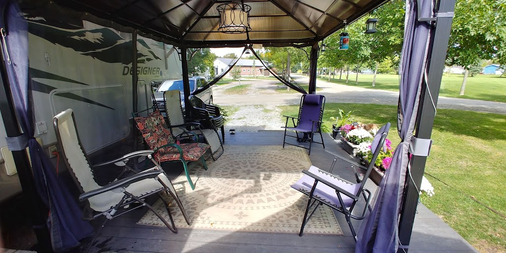 Riverwood Park Campgrounds | 31 Riverwood Park Rd, Lindsay, ON K9V 0K2, Canada | Phone: (705) 324-1655