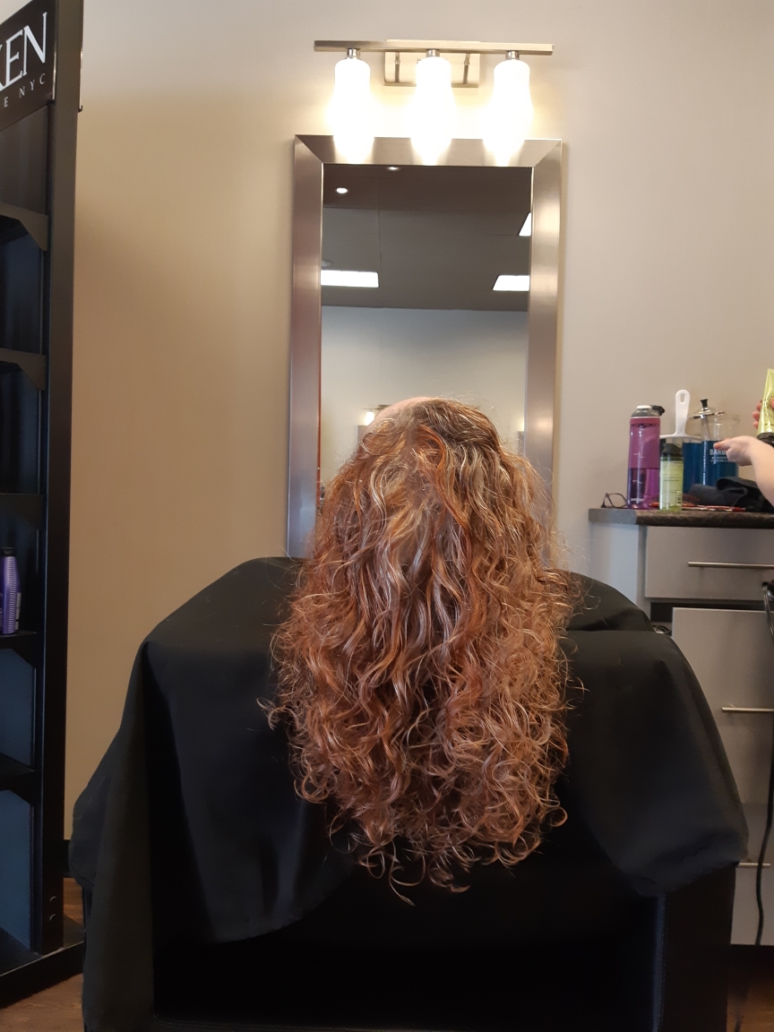 Headlox Hair Studio | 5725 Vedder Rd, Chilliwack, BC V2R 3N4, Canada | Phone: (604) 858-8009