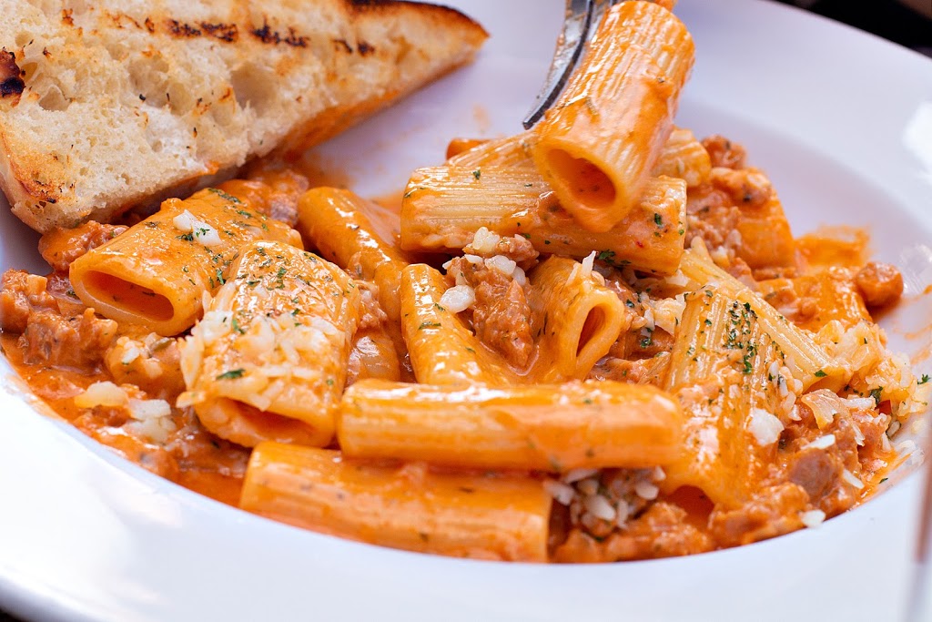 Donattela Bar & Grill | 83 Bolton St, Bobcaygeon, ON K0M 1A0, Canada | Phone: (705) 738-4303