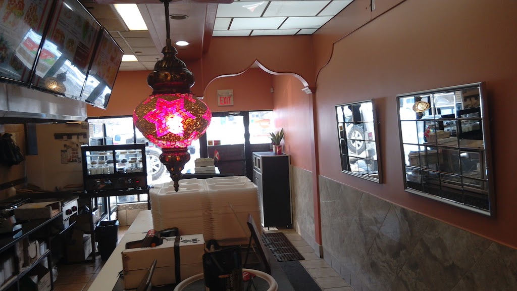 Phillips Shawarma | 465 Phillip St, Waterloo, ON N2L 6C7, Canada | Phone: (519) 880-0303