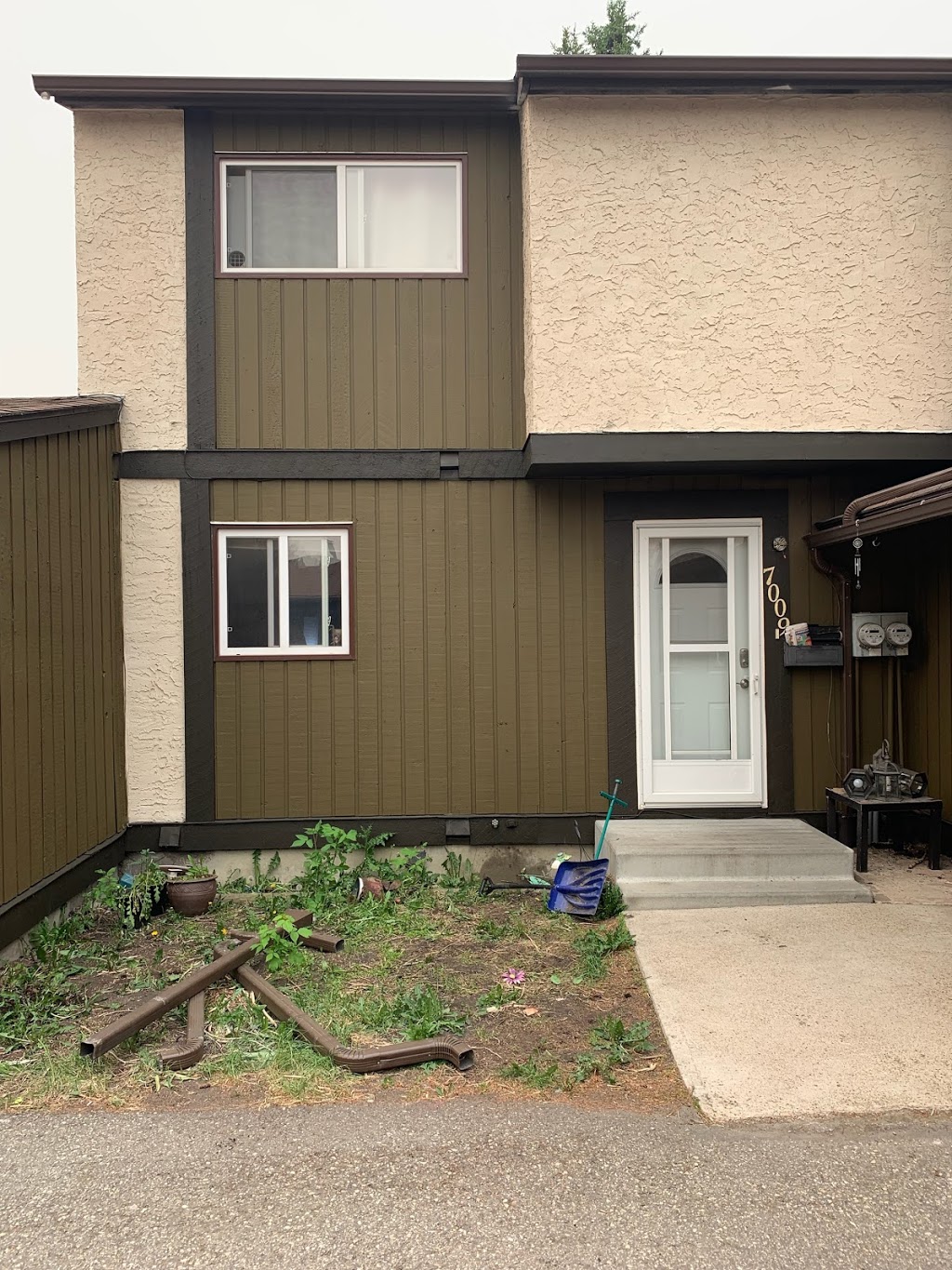 Spray X | 4547 33A Ave NW, Edmonton, AB T6L 4X2, Canada | Phone: (780) 900-6832