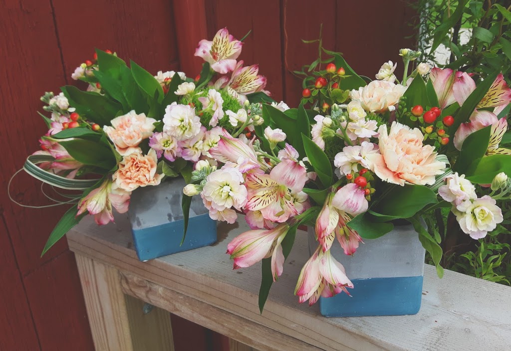 Red Barn Florals | 29171 Sharrow Rd, Thamesville, ON N0P 2K0, Canada | Phone: (519) 692-9149
