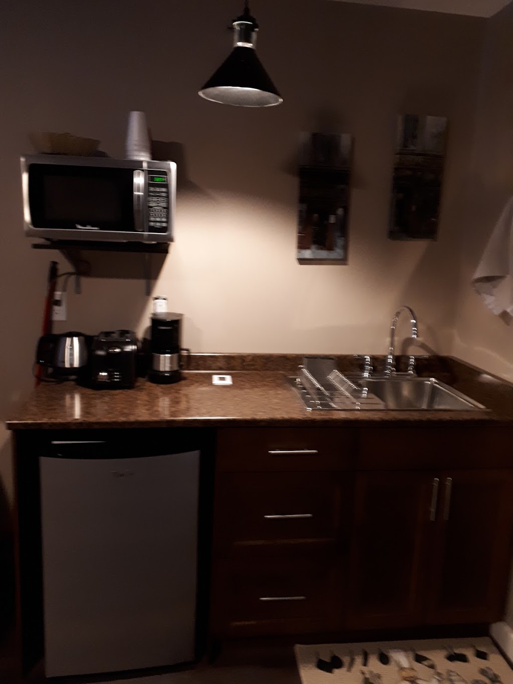 Manning Eastgate Motel | 4889 BC-3, Manning Park, BC V0X 1R0, Canada | Phone: (604) 392-1001