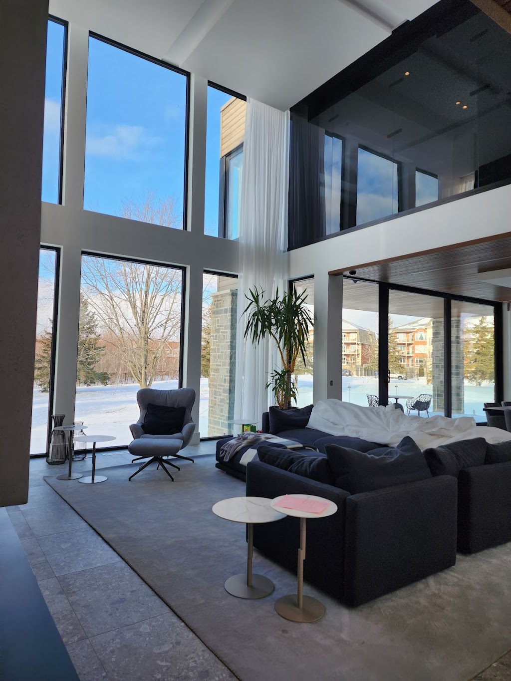 Peinture Deluxe Inc | 4475 Rue Lenoir, Brossard, QC J4Y 0K2, Canada | Phone: (438) 871-0411