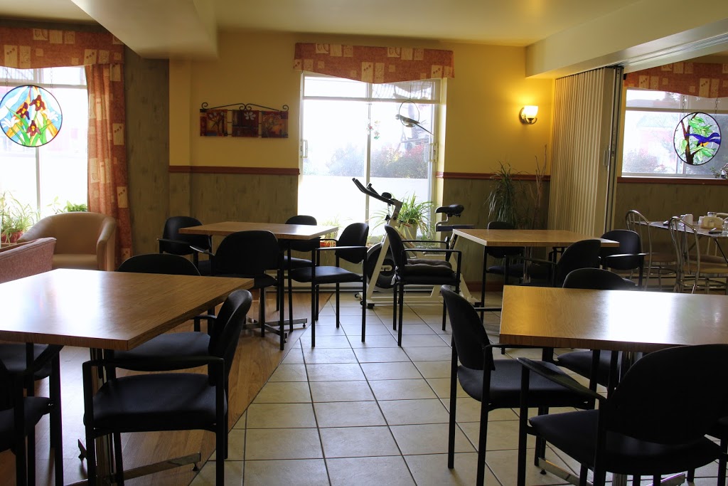 Louise Manoir | 6151 Boul Henri-Bourassa E, Montréal-Nord, QC H1G 2V3, Canada | Phone: (514) 327-3641