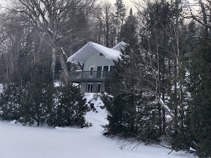 Chalet du lac Cain | 112 Mnt des Lacs, Sainte-Anne-du-Lac, QC J0W 1V0, Canada | Phone: (514) 814-7283