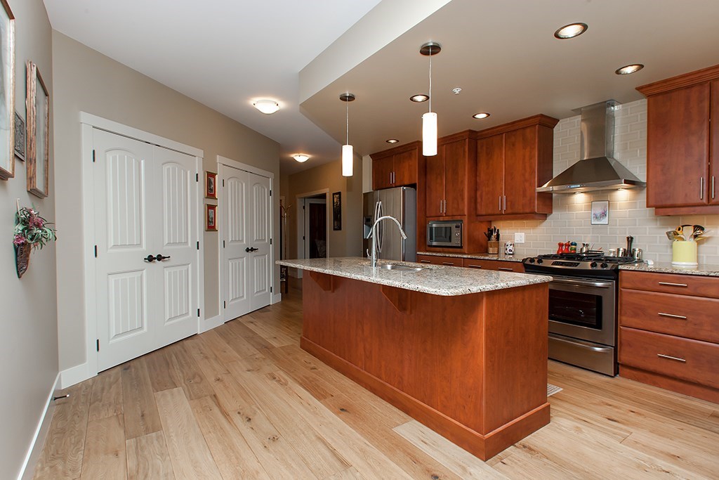 Kelowna Life Real Estate Group | 251 Harvey Ave, Kelowna, BC V1Y 6C3, Canada | Phone: (250) 575-4300