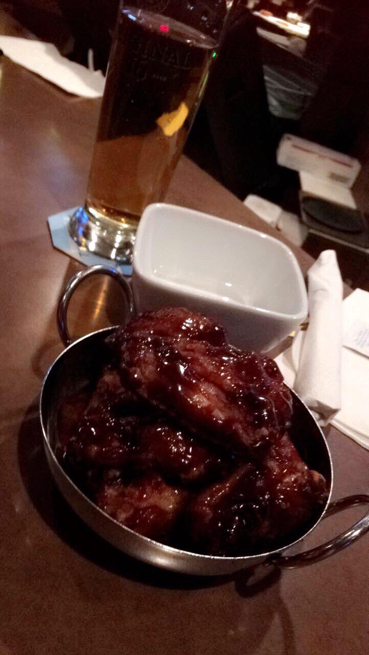 Henrys Pub | 2620 32 Ave NE, Calgary, AB T1Y 6B8, Canada | Phone: (403) 250-6325
