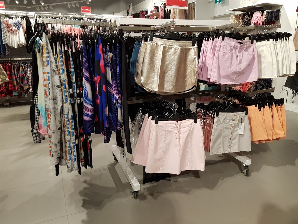 Forever 21 | 2T3, 555 Sterling Lyon Pkwy, Winnipeg, MB R3P 1J9, Canada | Phone: (204) 452-6994