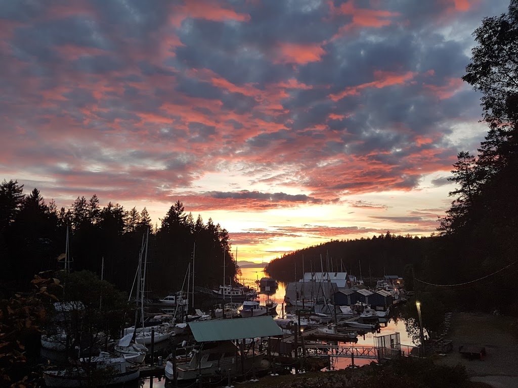 Buccaneer Marina | 5535 Sans Souci Rd, Halfmoon Bay, BC V0N 1Y2, Canada | Phone: (604) 885-7888