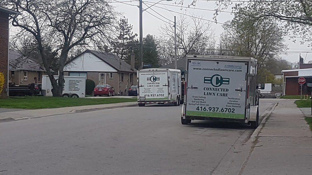 Connected Lawn Care | 2041 Westfield Dr, Mississauga, ON L4Y 1P2, Canada | Phone: (416) 937-6702