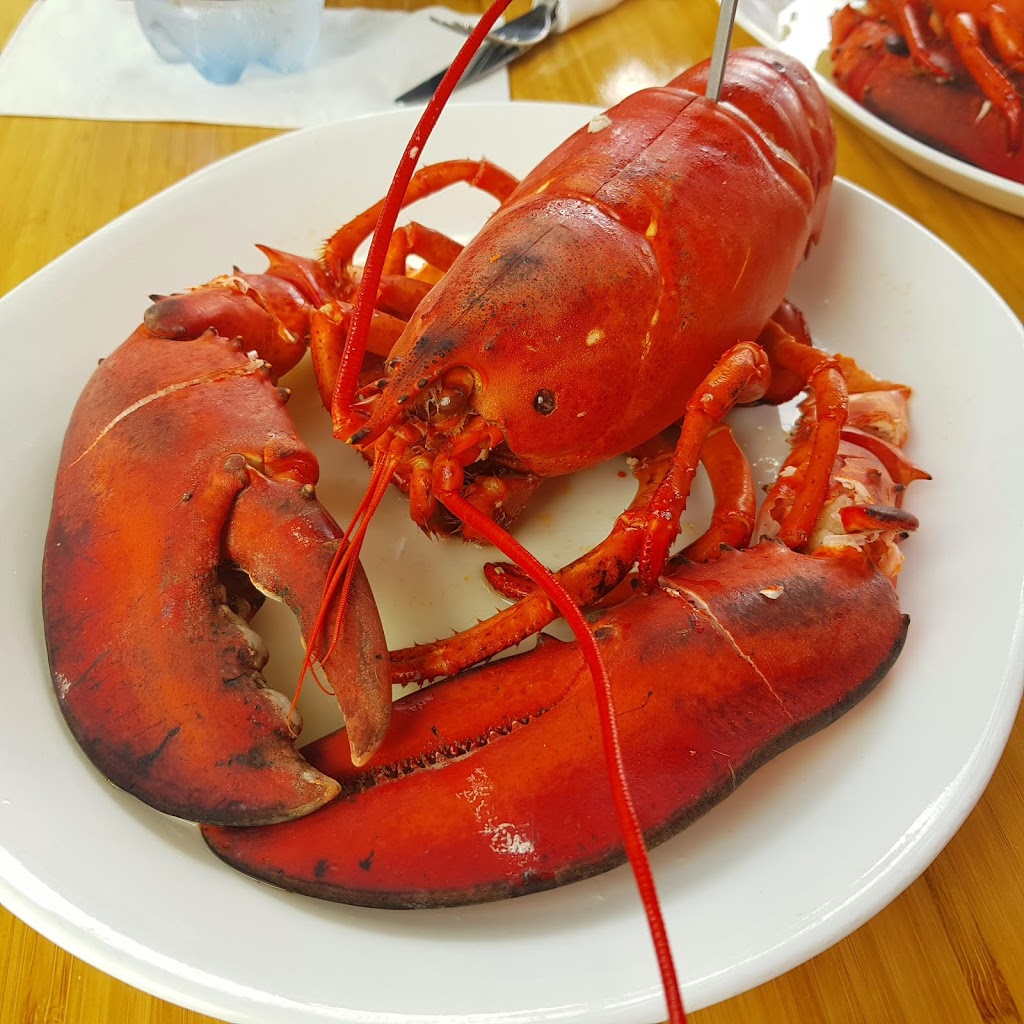 Halls Harbour Lobster Pound | 1157 W Halls Harbour Rd, Centreville, NS B0P 1J0, Canada | Phone: (902) 679-5299