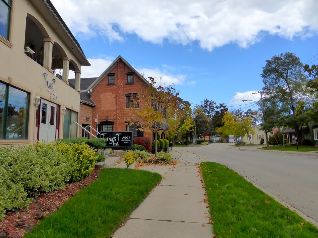 The Carriage House Restaurant | 2101 Old Lakeshore Rd, Burlington, ON L7R 1A4, Canada | Phone: (905) 634-7723