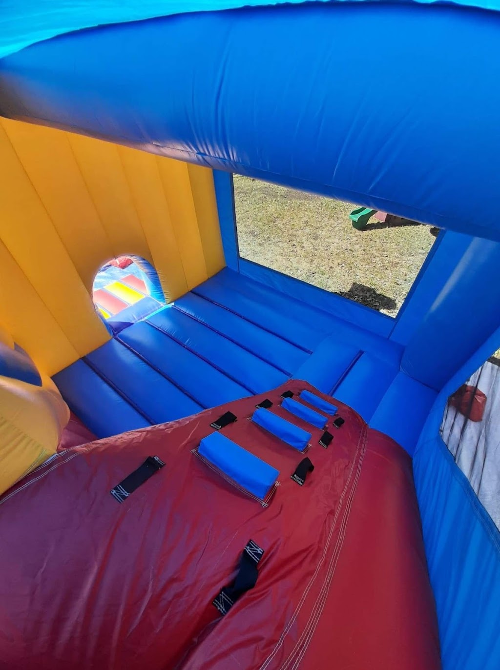Amusements Kyberka Inc. - Jeux Gonflables/Bouncy Castle Rentals | 6 Rue de lArche, Val-des-Monts, QC J8N 7N9, Canada | Phone: (819) 230-3001