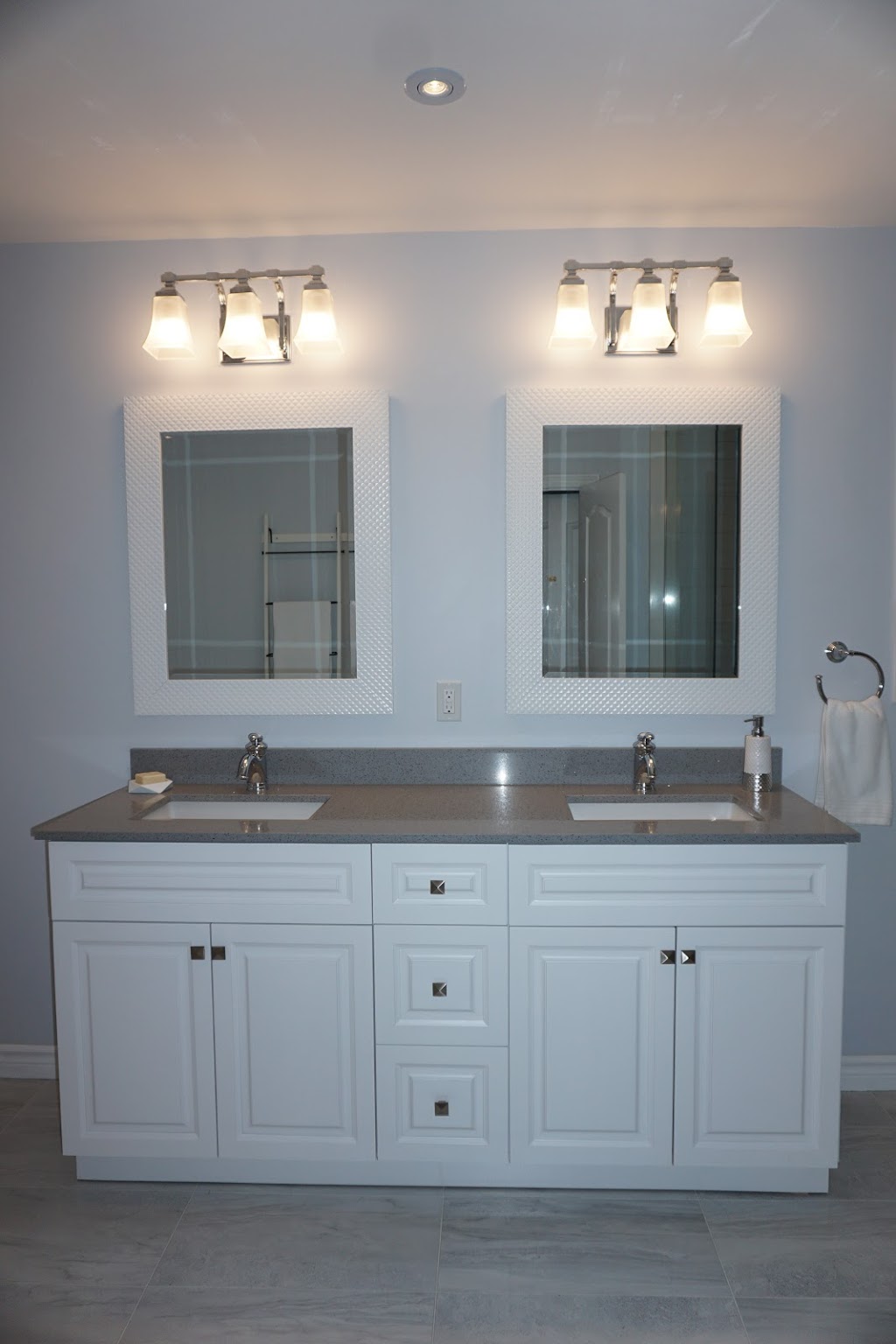 Kitchen And Bath | Kitchen & Bathroom Renovations Mississauga &  | 2500 Hampshire Gate, Oakville, ON L6H 6A2, Canada | Phone: (905) 829-9111