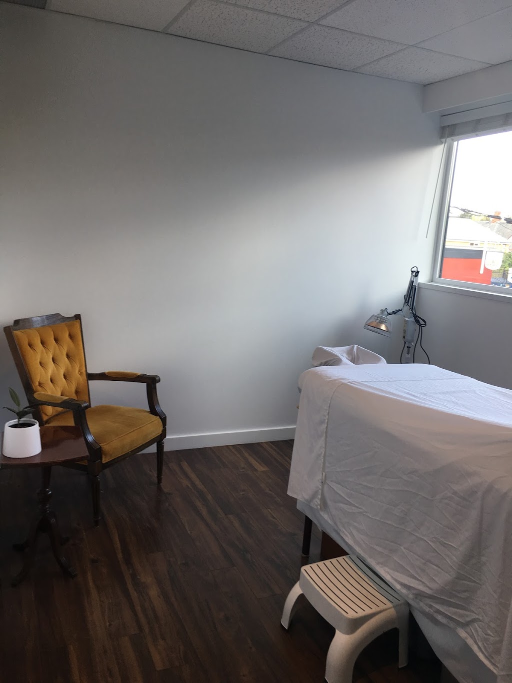 Sammy Long Acupuncture | 1711 Cook St Suite 202 Suite 202, Victoria, BC V8T 3P2, Canada | Phone: (250) 889-6406