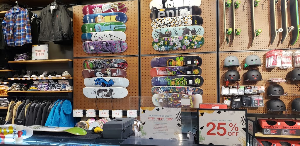 Zumiez | 5000 Canoe Pass Way #626, Tsawwassen, BC V4M 0B3, Canada | Phone: (604) 948-0687