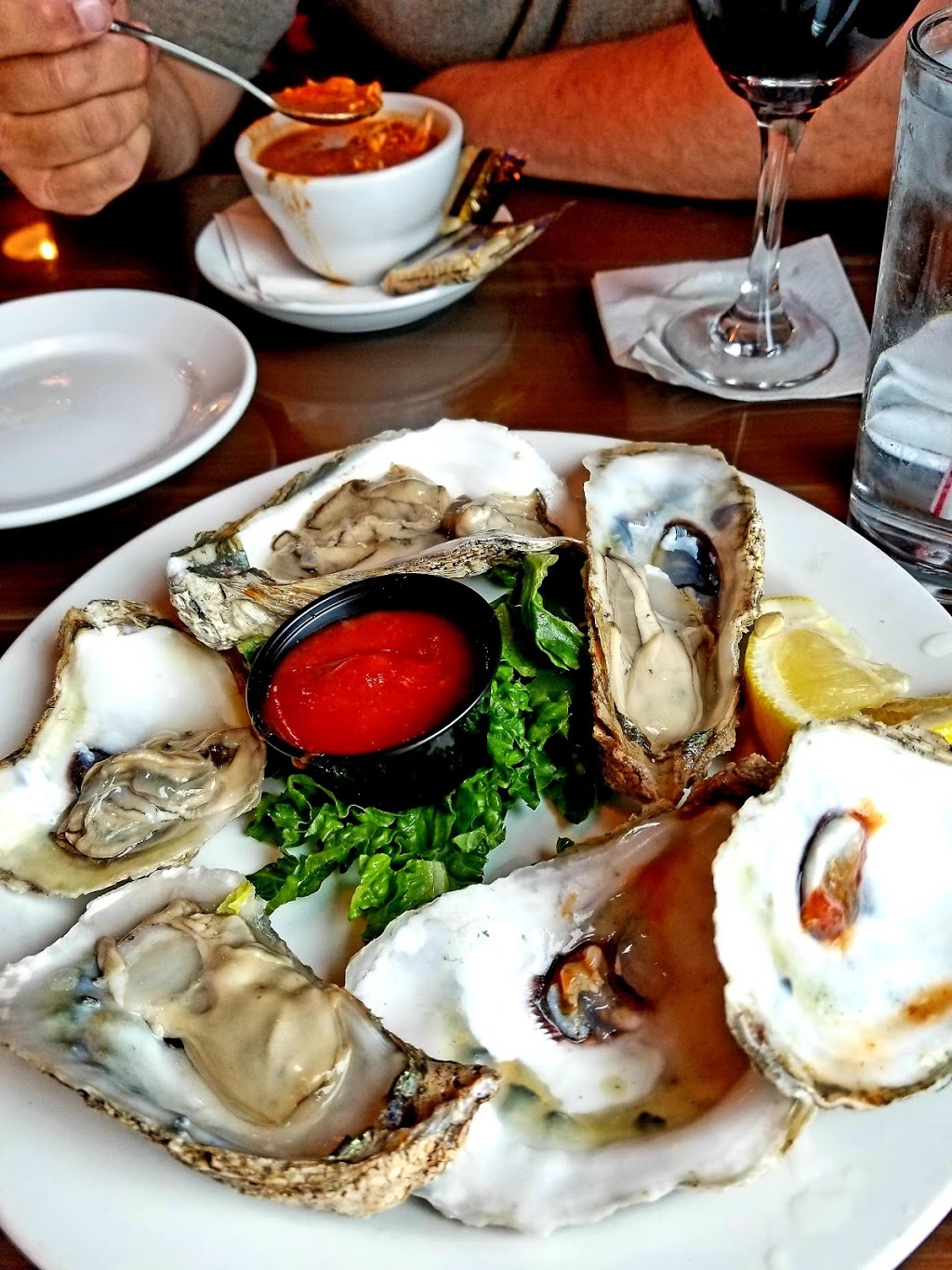 Fins Eatery & Spirits | 51006 Washington St, New Baltimore, MI 48047, USA | Phone: (586) 725-9000