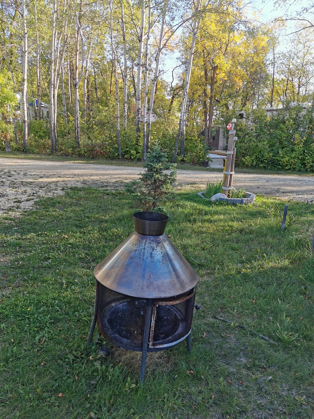 Autumnwood Motel and RV Resort | 19150 Gimli Park Rd, Gimli, MB R0C 1B0, Canada | Phone: (204) 642-8835