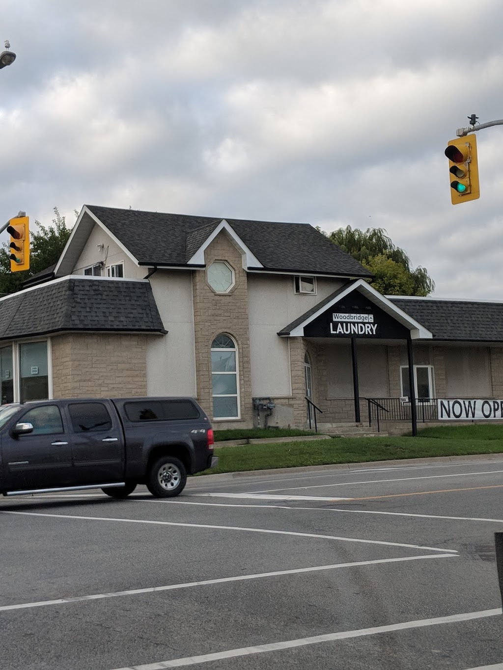 Woodbridge Coin Laundry | 7944 Kipling Ave, Woodbridge, ON L4L 1Z5, Canada | Phone: (647) 551-2646