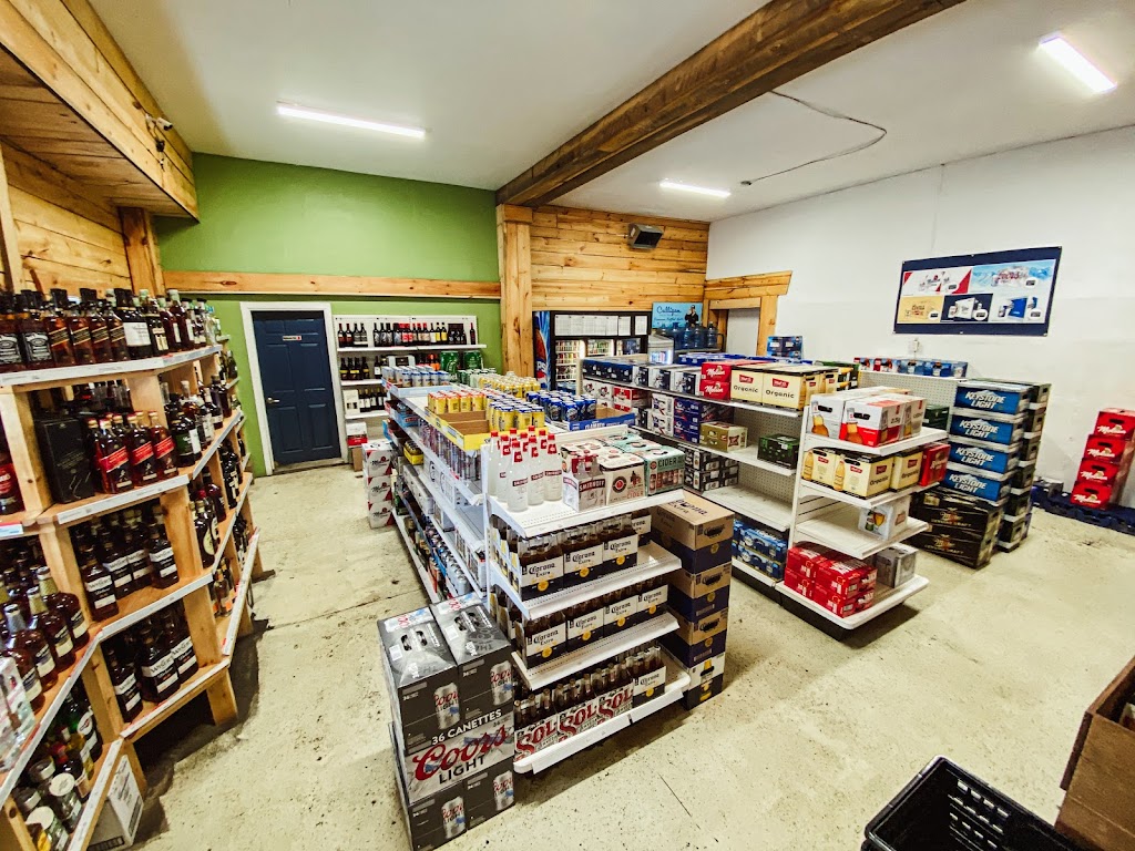 ALICE GENERAL STORE ESSO | 10679 Round Lake Rd, Pembroke, ON K8A 0K7, Canada | Phone: (613) 735-8307