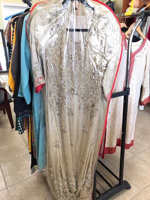 Kainaat Couture | 2623 Islington Ave, Etobicoke, ON M9V 2X4, Canada | Phone: (416) 744-3553