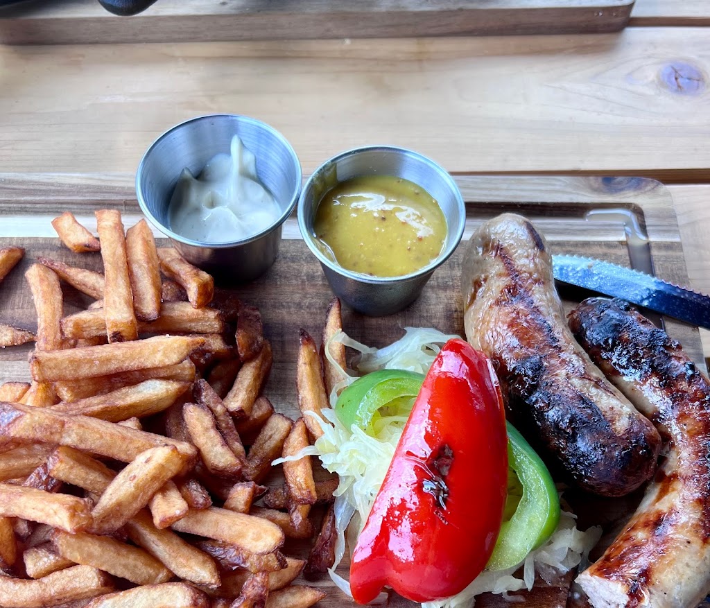 Le 376 - Charcuterie • Bistro | 376 Rue Allard, Saint-Donat-de-Montcalm, QC J0T 2C0, Canada | Phone: (819) 424-0303