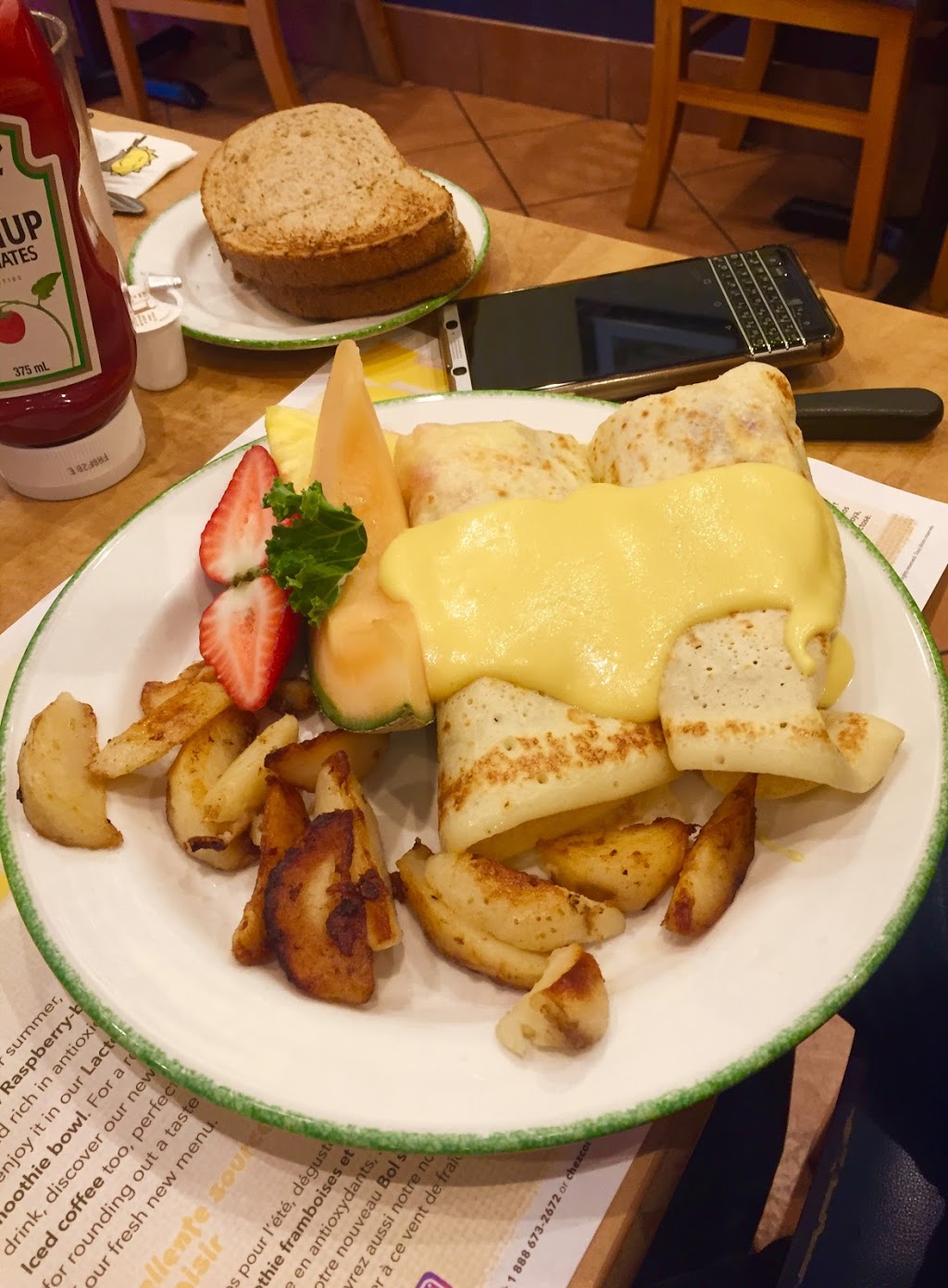Cora Breakfast and Lunch | Orchard Park Shopping Centre 530, 2271 Harvey Ave, Kelowna, BC V1Y 6H2, Canada | Phone: (250) 868-0880
