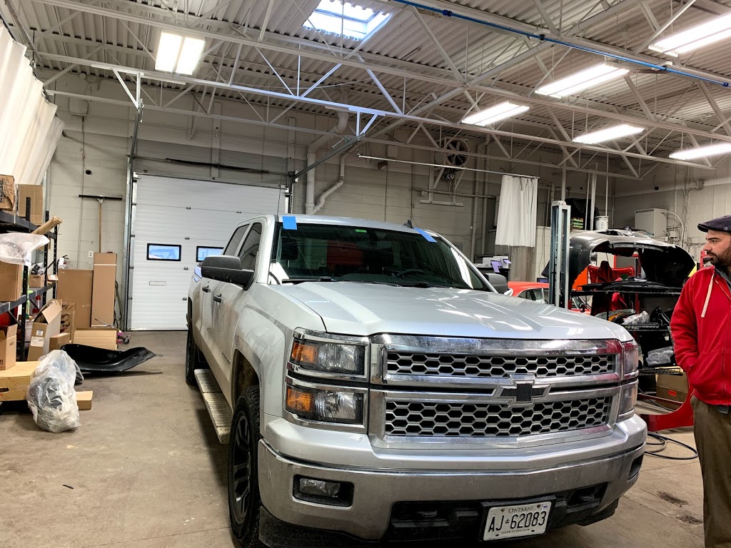 Auto Glass Windsor | Windsor, ON N8P 1V2, Canada | Phone: (226) 975-2595