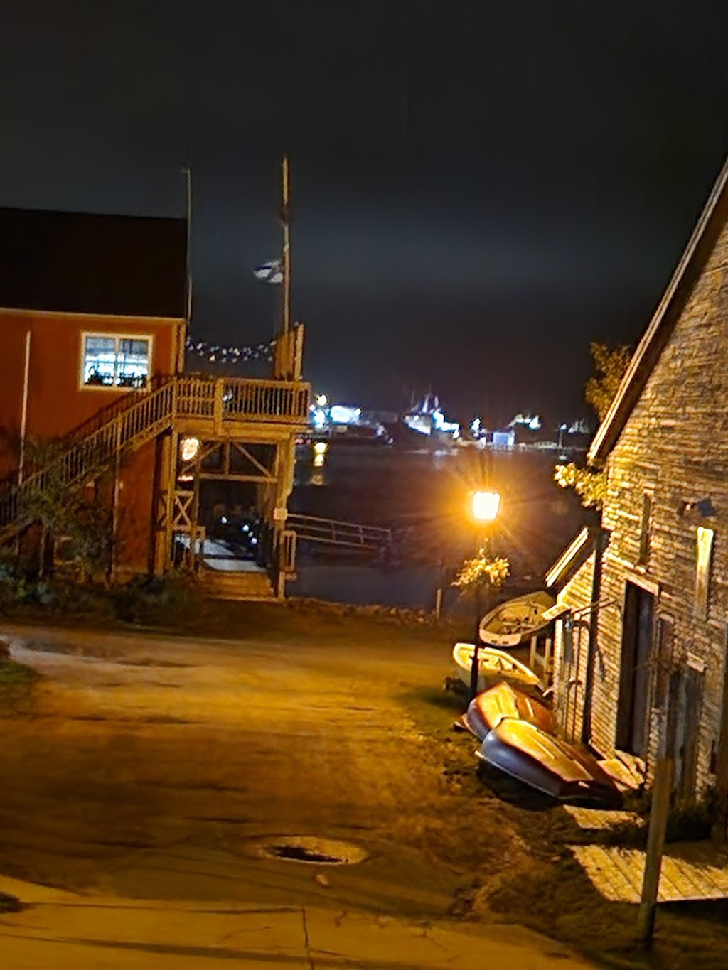 Shelburne Harbourside Cottages | 10 George St, Shelburne, NS B0T 1W0, Canada | Phone: (902) 875-4555