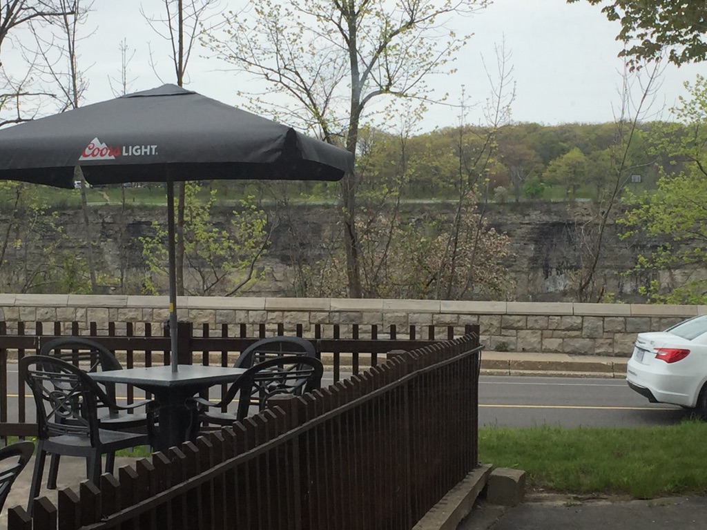 Rivers Edge Restaurant | 4015 River Rd, Niagara Falls, ON L2E 3E4, Canada | Phone: (905) 357-0213