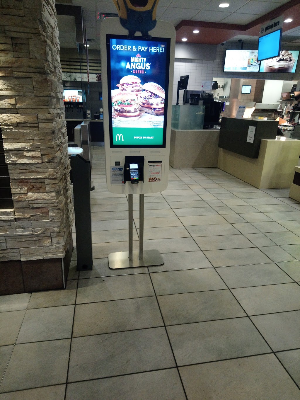 McDonalds | 2170 Montreal Rd, Ottawa, ON K1J 1G4, Canada | Phone: (613) 741-8578