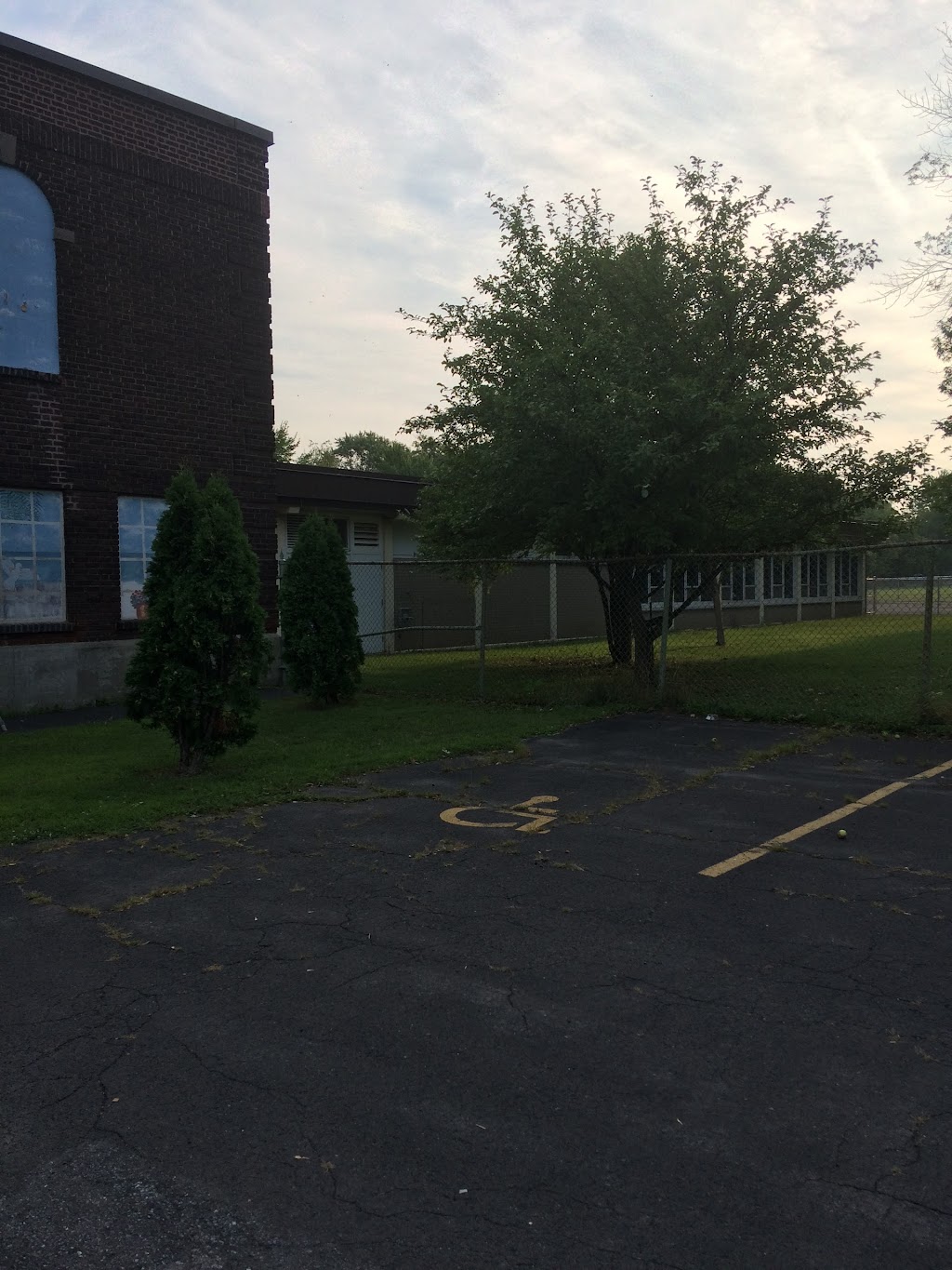 École REACH - campus Queen | 276 Bd Queen, Saint-Lambert, QC J4R 1H7, Canada | Phone: (450) 550-2612