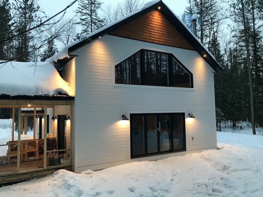 Le Chalet Blanc | 951, Chemin de la Compagnie, Saint-Alexis-des-Monts, QC J0K 1V0, Canada | Phone: (514) 882-1929