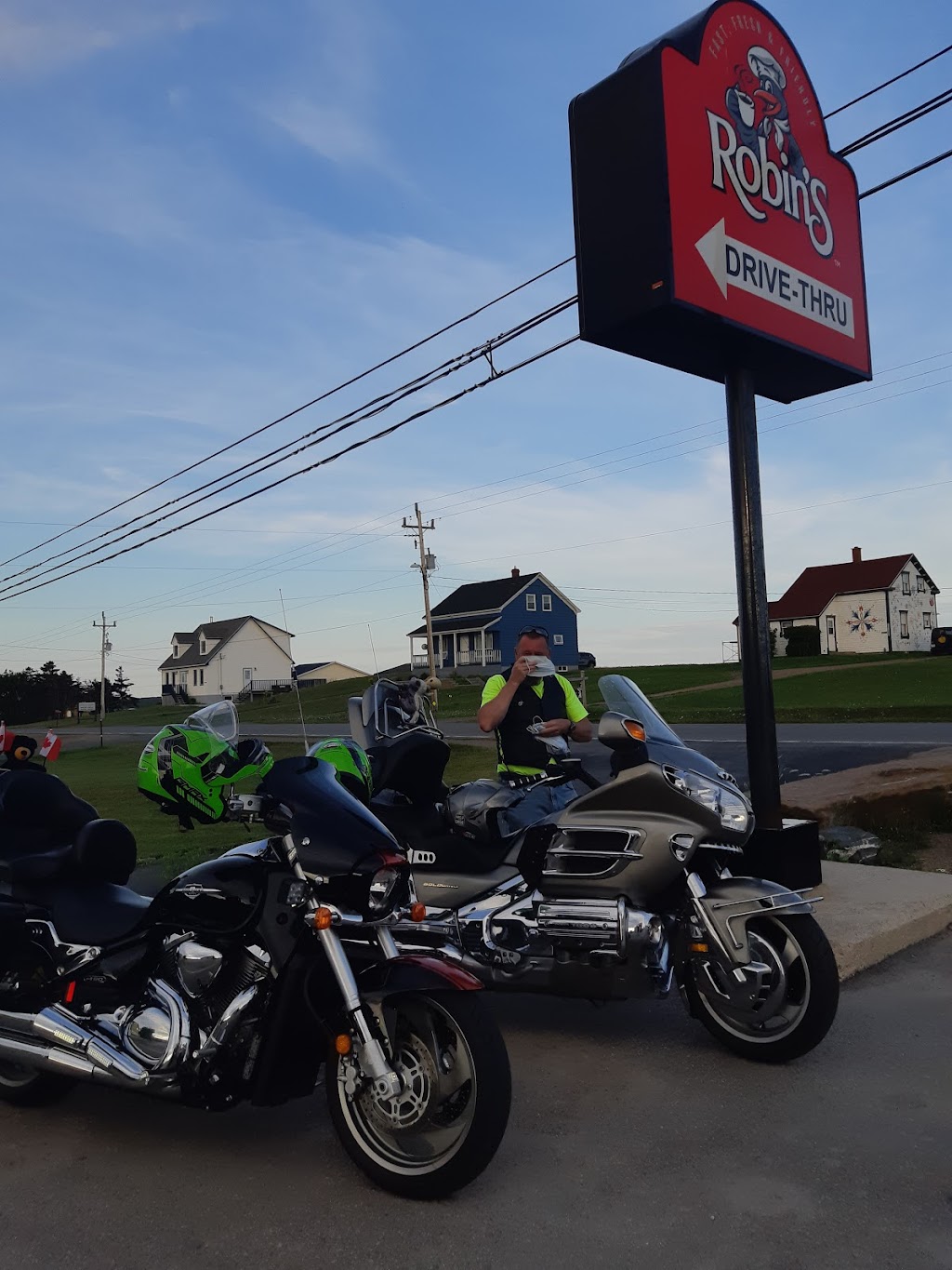 Robins Donuts | 15616 Cabot Trail, Chéticamp, NS B0E 1H0, Canada | Phone: (902) 224-2214