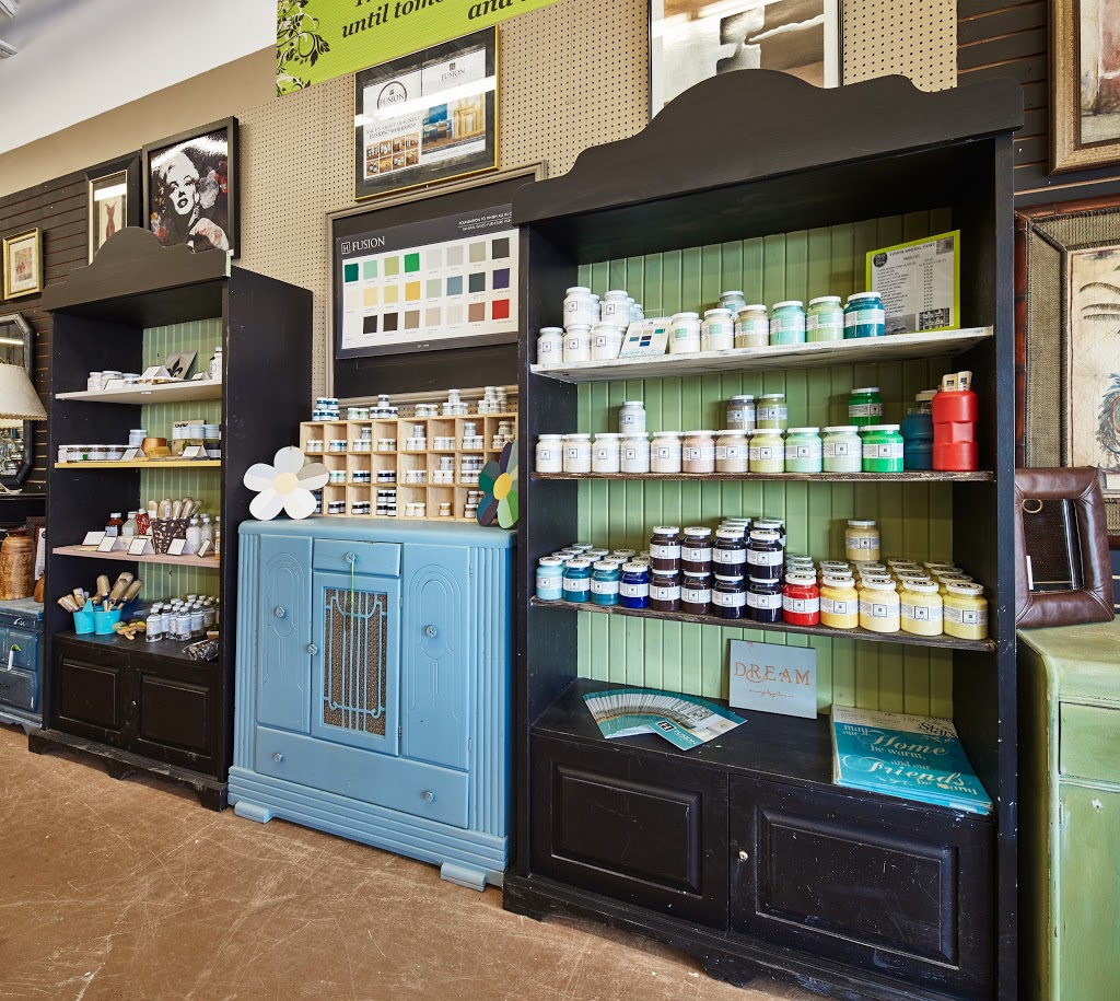 Décor On A Dime | 1205 Rymal Rd E, Hamilton, ON L8W 3M9, Canada | Phone: (905) 383-0260
