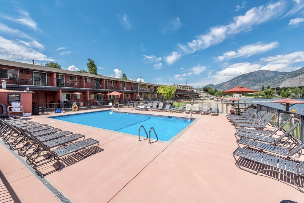 Safari Beach Resort | 5815 Oleander Dr, Osoyoos, BC V0H 1V1, Canada | Phone: (250) 495-7217