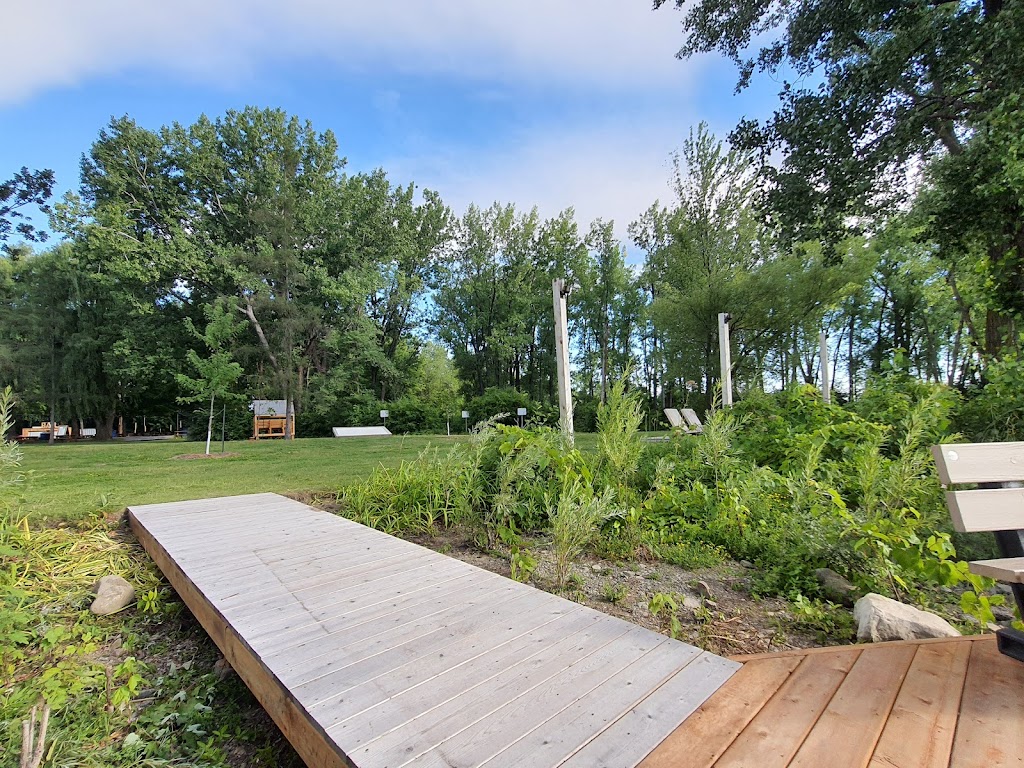 Le 405 | 405 Av. Saint-Charles, Vaudreuil-Dorion, QC J7V 2M7, Canada | Phone: (450) 455-3371