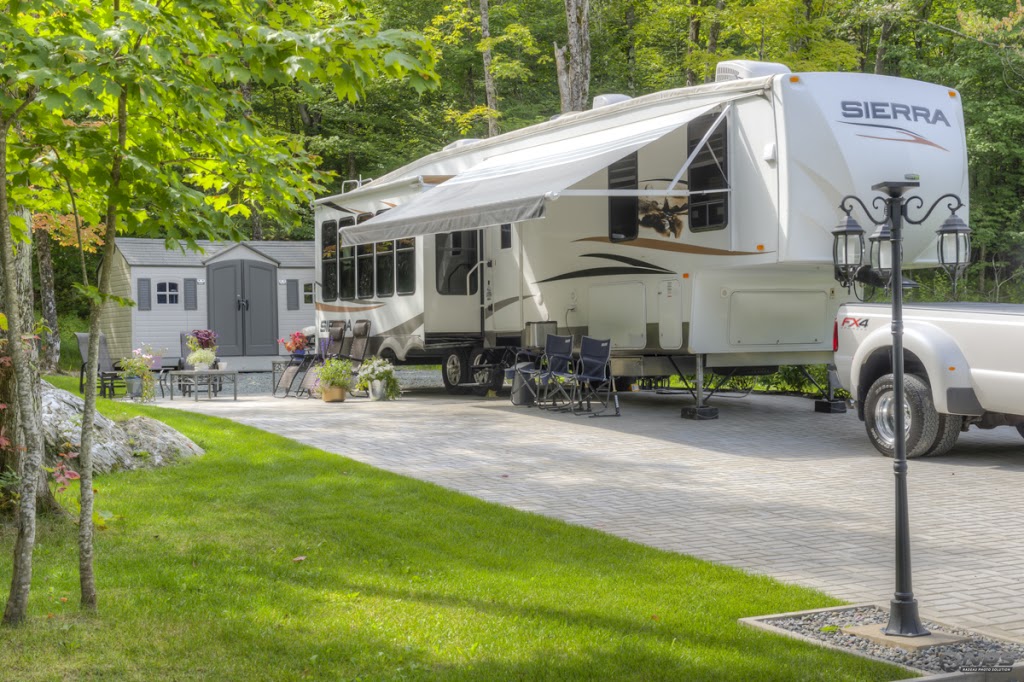 Camping Soleil Inc | 111 Rue des Églises, Kinnears Mills, QC G0N 1K0, Canada | Phone: (418) 424-3372