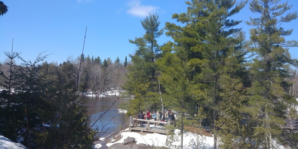 Auberge De La Rivière | 3500 Chemin des Trembles, Saint-Paulin, QC J0K 3G0, Canada | Phone: (800) 789-5968