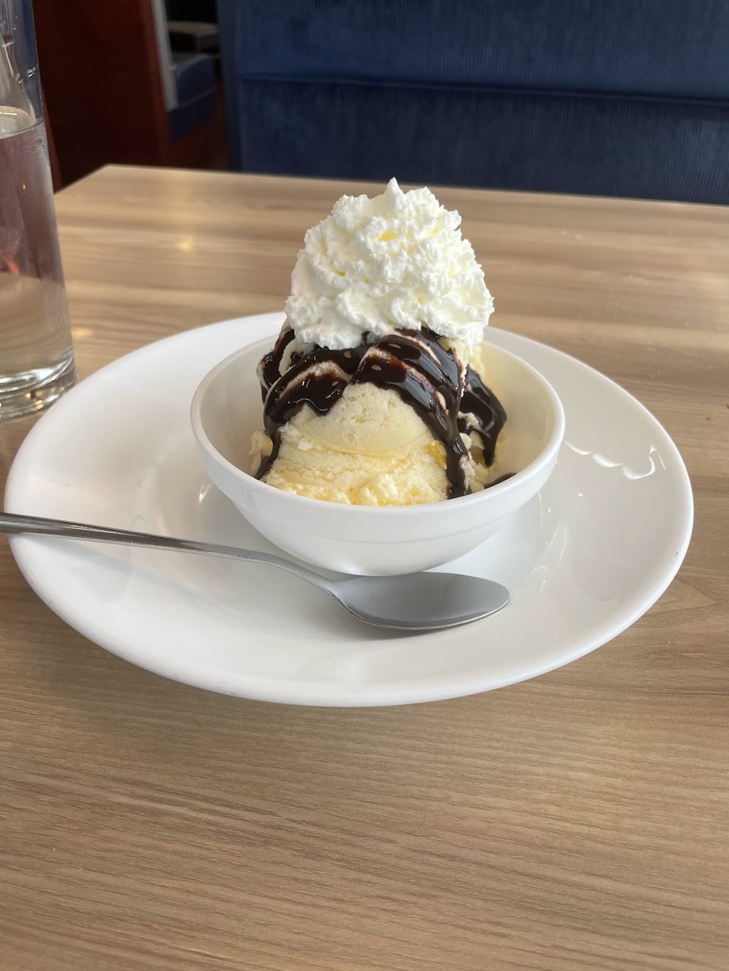 Humptys Big Plate Diner - Lethbridge | 205 Scenic Dr S, Lethbridge, AB T1J 0B7, Canada | Phone: (403) 327-7123