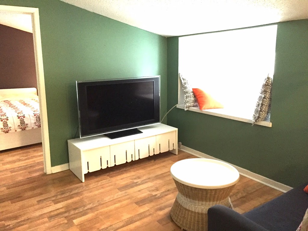 Cha Guest House | 135 St Lawrence St, Merrickville, ON K0G 1N0, Canada | Phone: (613) 252-2777