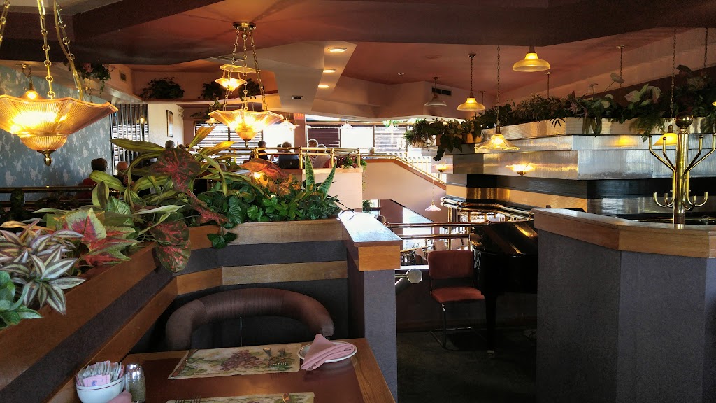 The Golden Valley Restaurant | 499 Dundas St W, Trenton, ON K8V 6C4, Canada | Phone: (613) 392-1414