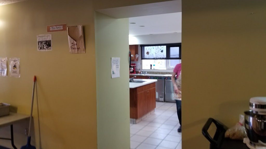 Brendas House | 1921 28 St SW, Calgary, AB T3E 2H1, Canada | Phone: (403) 242-8575