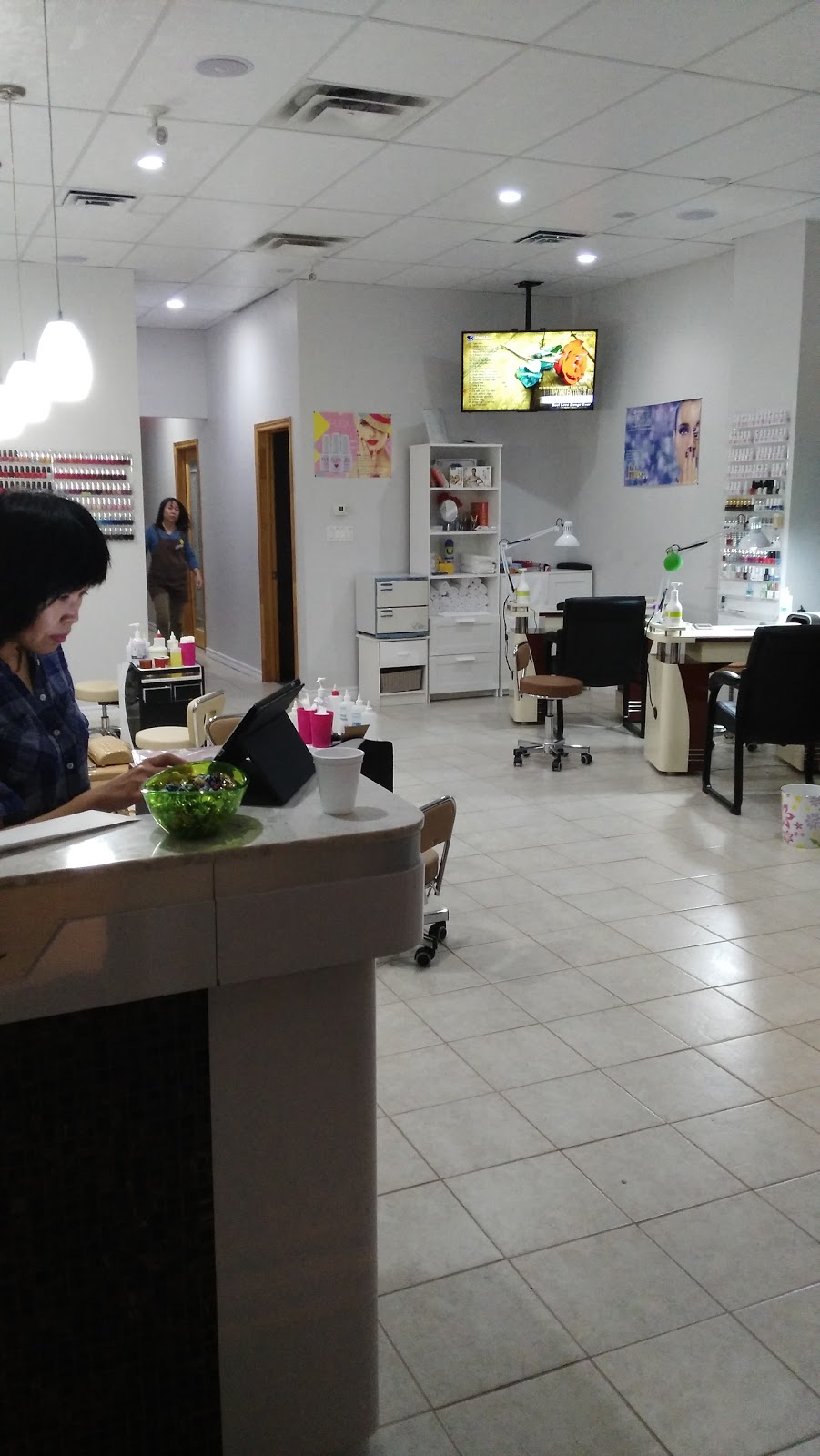 Green Spa & Nails | 29-443 The Queensway S, Keswick, ON L4P 3J4, Canada | Phone: (905) 535-6888