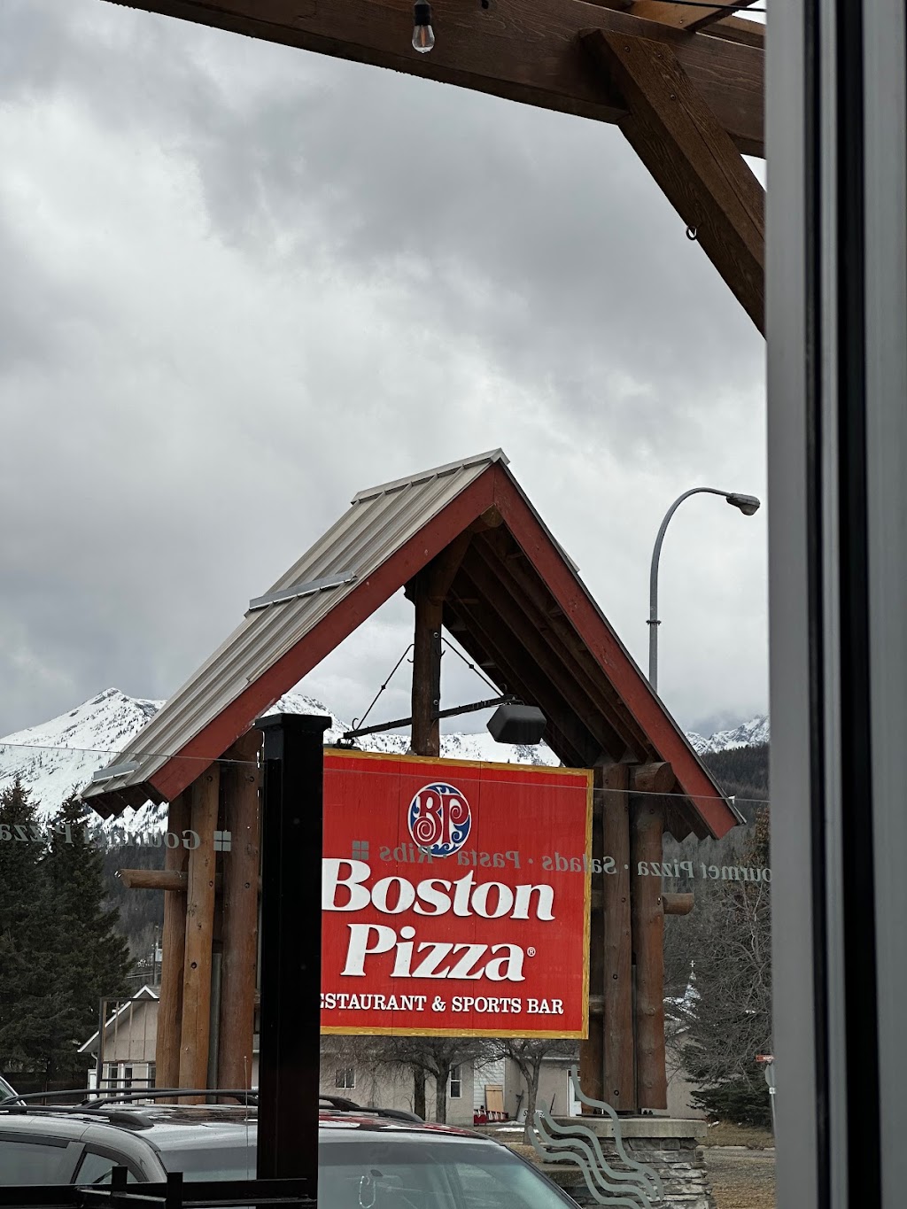 Boston Pizza | 1602 7 Ave, Fernie, BC V0B 1M0, Canada | Phone: (250) 423-2634