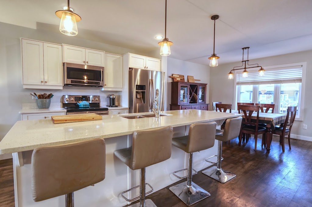 Laurie Lunde - Century 21 Dome Realty Inc | 1245 5 Ave NW, Moose Jaw, SK S6H 3Y8, Canada | Phone: (306) 684-2704