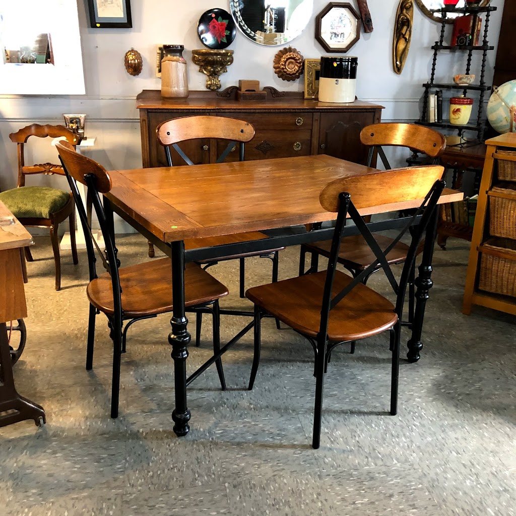 The ultimate garage sale | 2284 Wharncliffe Rd S, London, ON N6P 1L1, Canada | Phone: (519) 902-5920
