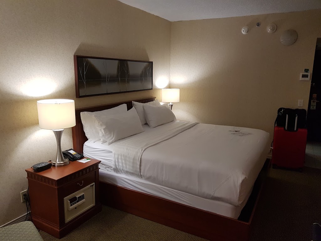 Holiday Inn Montreal Aeroport- Airport | 6500 Chemin de la Côte-de-Liesse, Saint-Laurent, QC H4T 1E3, Canada | Phone: (514) 739-6440